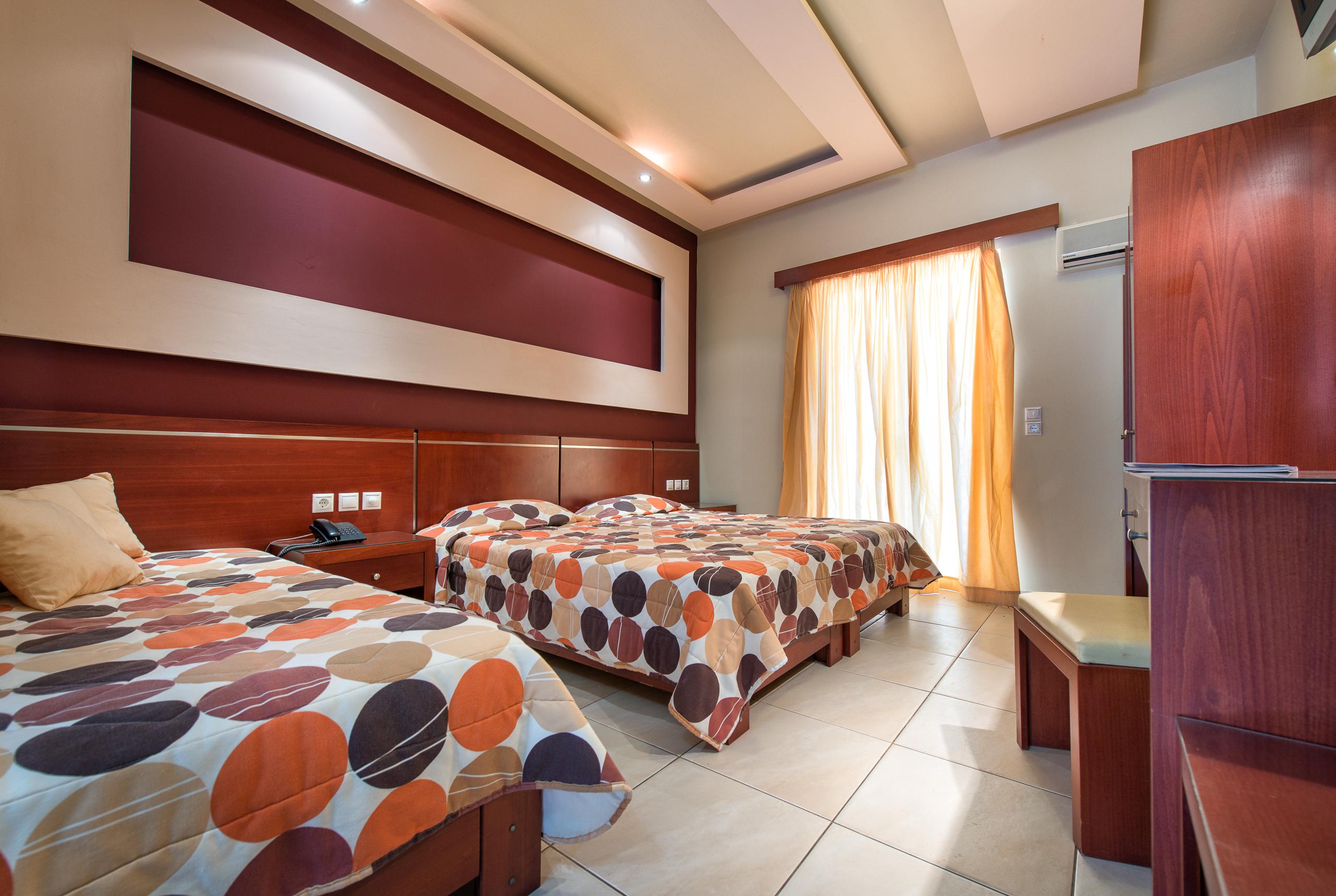 Canadian Hotel Laganas Eksteriør billede
