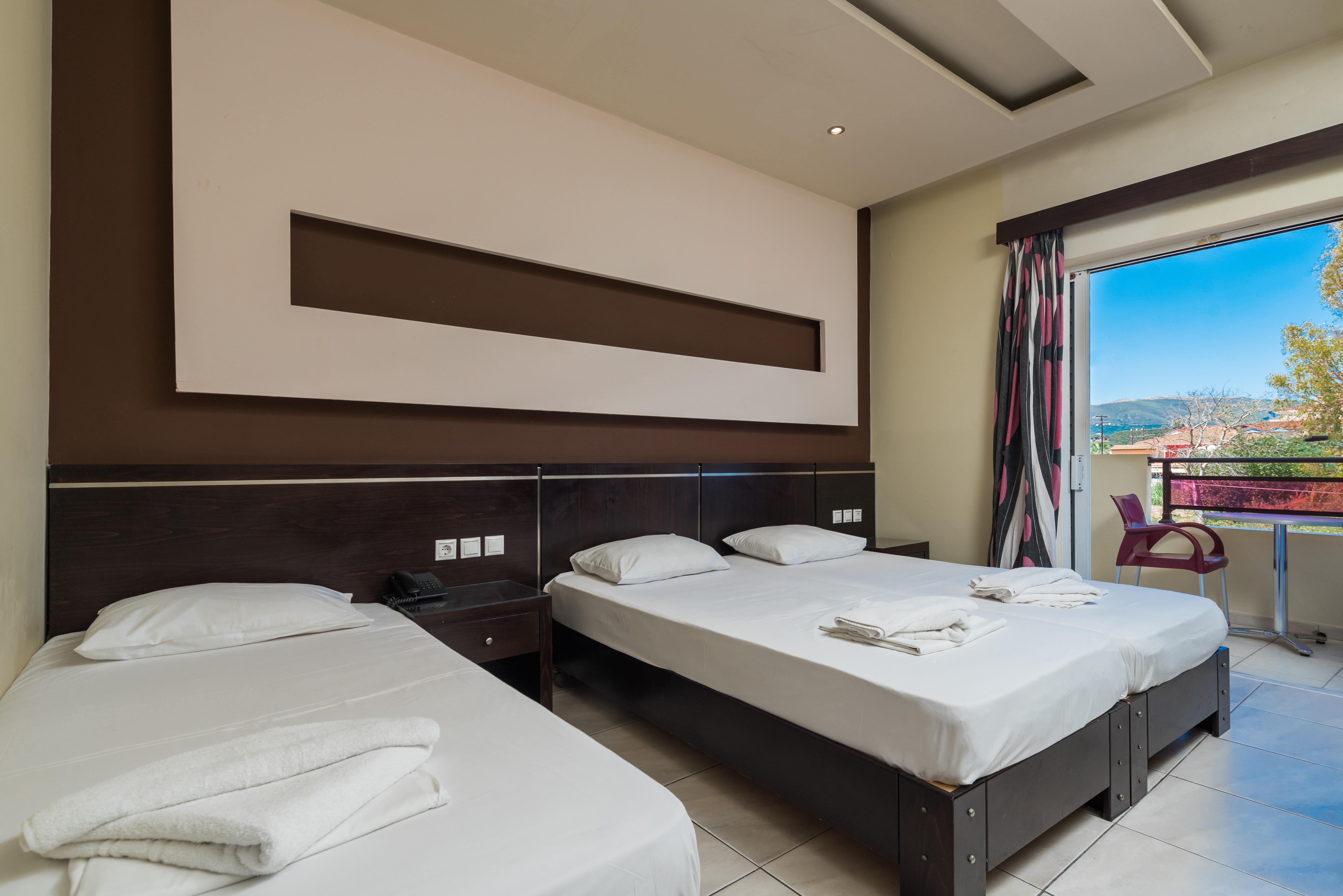 Canadian Hotel Laganas Eksteriør billede