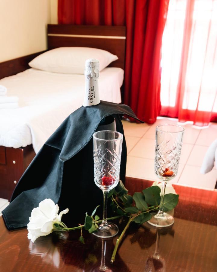 Canadian Hotel Laganas Eksteriør billede