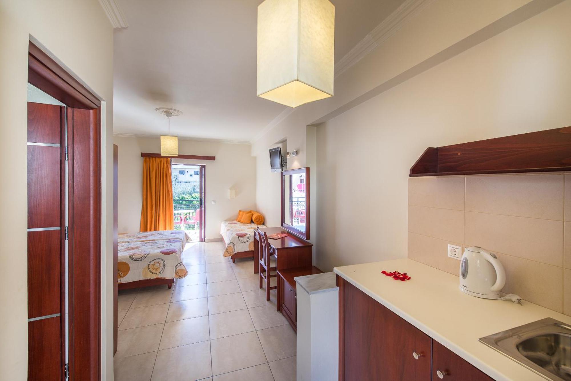 Canadian Hotel Laganas Eksteriør billede